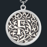 Collier Vintage Monogram F Art Nouveau Letter<br><div class="desc">Art nouveau Letters - Monograms from the Arts & Crafts Movement Cette lettre F est un joli monogramme robuste créé en 1901 et publié dans un ensemble de livres. Le monogramme F est entouré d'un magnifique motif de vigne dessiné à la main, très dans le style des motifs Art nouveau...</div>