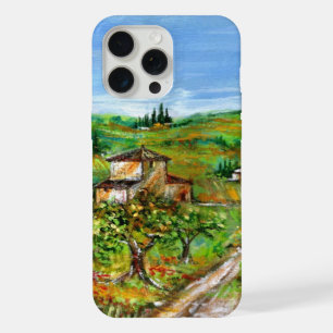 COLLINES VERTES ET OLIVIERS DANS LE PAYSAGE TOSCAN