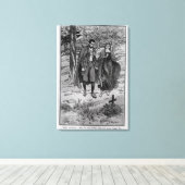 Colomba en haar broer naast de vader canvas afdruk (Insitu (Houten vloer))