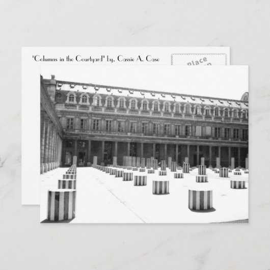 Colonnes dans la cour - Carte postale (Devant / Derrière)
