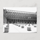Colonnes dans la cour - Carte postale (Devant)