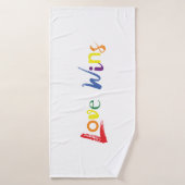 Coloré, gai, design créatif de Love Wins (Serviette de bain)