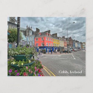 Colorful Buildings langs Main Street Cobh, Ierland Briefkaart