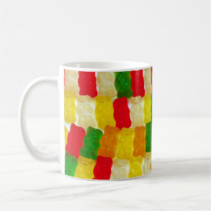 Colorful gummi beer snoep koffiemok
