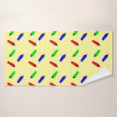 Colorful high lighters on yellow (Serviette de bain)