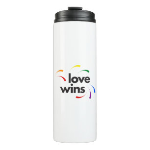 Colorful, modern, playful design of Love Wins Thermosbeker
