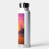 Colorful Ocean Sunrise makes a big splash - Waterfles (Links)