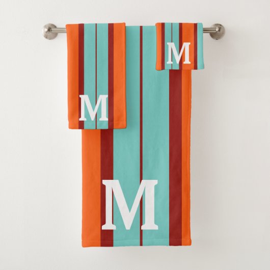colorful orange &red blue initial monogram (En situation)