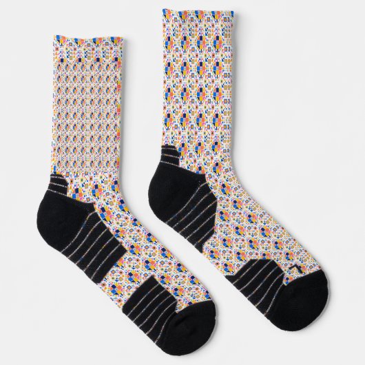 Colorful patterned socks with geometric designs sokken (Rechts)