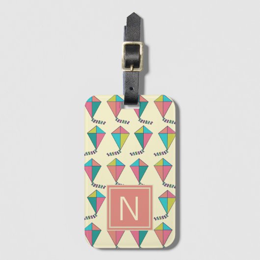 Colorful Retro Kite Pattern Monogram Bagagelabel (Voorkant (verticaal))