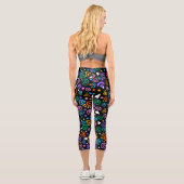 Colorful Retro Memphis Pattern Capri Leggings for  (Verso)