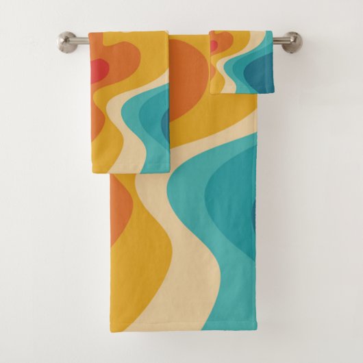Colorful retro style swirl design bad handdoek (Insitu)