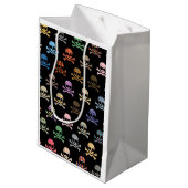 Colorful Skull & Crossbones Medium Cadeauzakje (Achterkant Gekanteld)