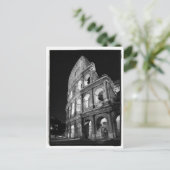 Colosseum à la carte postale de nuit (Debout devant)