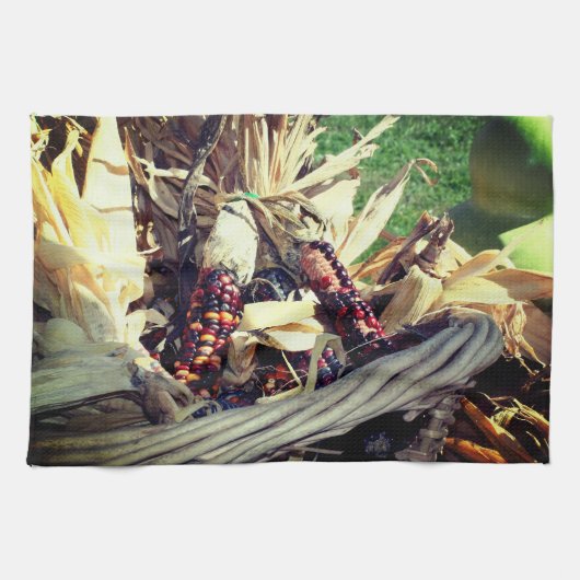 Colour Indian Corn in Wicker Basket Herfst Theedoek (Horizontaal)