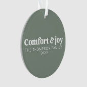 Comfort & Vreugde Moderne Minimale Sage Groene Ker Ornament (voorkant)