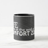 Comfort Zone-citaat op het bord Mok (Midden)