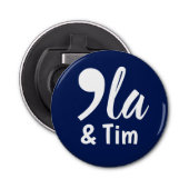 Comma Kamala en Tim 2024 Button Flesopener (Voorkant)