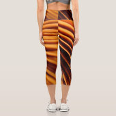 Comme des rayures de tigre sur ces leggings capri (Verso)