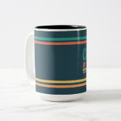 Commitment Over Comfort Retro Motivation Mug (Devant gauche)