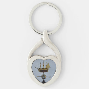 Compass Roos Heart Keychain