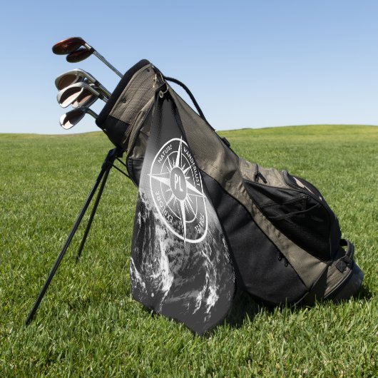 Compass star embleem monogram dramatische bergen golfhanddoek (Groen)