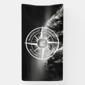 Compass star embleem monogram dramatische bergen spandoek (Verticaal)