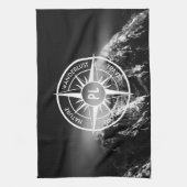 Compass star embleem monogram dramatische bergen theedoek (Verticaal)