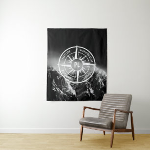 Compass star embleem monogram dramatische bergen wandkleed