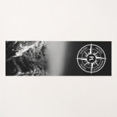 Compass star embleem monogram dramatische bergen yogamat (Voorkant (horizontaal))