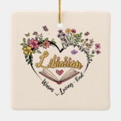 Compassionate Librarian – Floral Heart Design Keramisch Ornament (Achterkant)