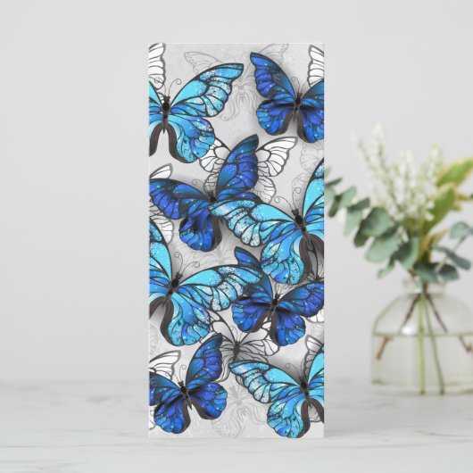Compositie van witte en blauwe vlinders kaart (Staand voorkant)