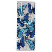 Compositie van witte en blauwe vlinders wijn cadeautas (Voorkant)