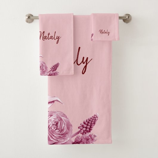Composition de fleurs roses avec nom (En situation)