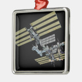 Computergegenereerd uitzicht 11 metalen ornament (Links)