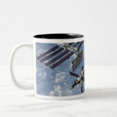 Computergegenereerd uitzicht 3 tweekleurige koffiemok (Links)