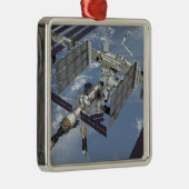 Computergegenereerd uitzicht 6 metalen ornament (Rechts)