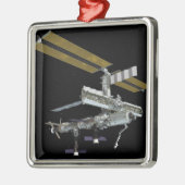 Computergegenereerd uitzicht metalen ornament (Links)