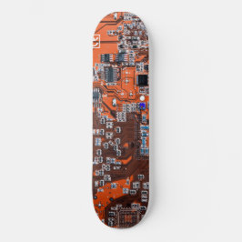 Computergek printplaat oranje skateboard