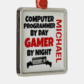 Computerprogrammeur houdt van het spelen van video metalen ornament (Rechts)