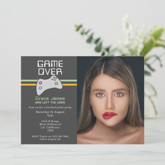 Computerspel over vrijgezellenfeest kaart (Staand voorkant)