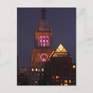 Con Edison Clock Tower verlicht in roze bij Twilig Briefkaart