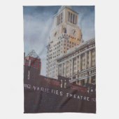 Con Edison's korte ontmoeting met St. Mark's Theedoek (Verticaal)