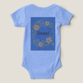 Conception de vêtements de bébé floraux doux (Design Verso)