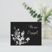 Conception florale blanche sur des Cartes Postales (Debout devant)