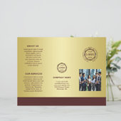 Conception or or rouge foncé, Brochures avec logo (Debout devant)