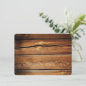 Concevez vos propres invitations en bois rustique (Debout devant)