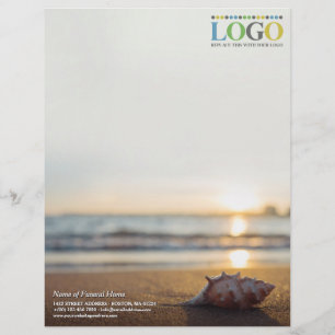 Conch op het strand bij zonsopgang begrafenis uw L Briefhoofd