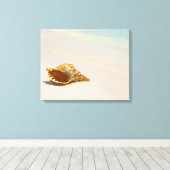 Conch Shell op strand 3 Canvas Afdruk (Insitu (Houten vloer))