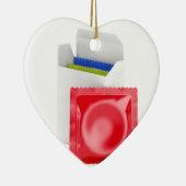 Condooms op witte achtergrond keramisch ornament (Rechts)